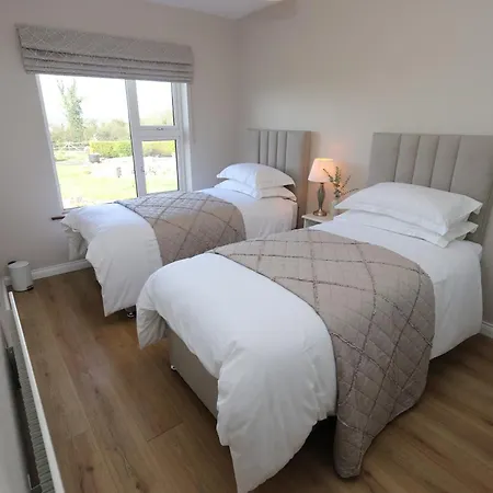 Cassidy 2 Bed Ferienhaus *