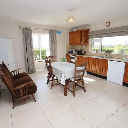 بيت للعطل Cassidy 2 Bed Belturbet